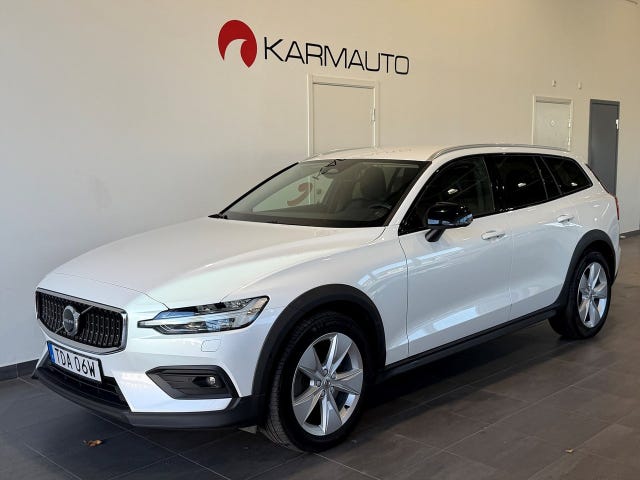 Volvo V60 Cross Country 2023