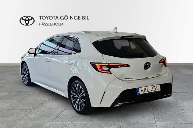 Toyota Corolla 2024 – bild 2