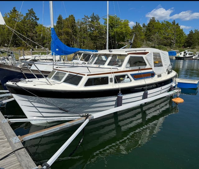 Saga 27 med 75hp Yanmar 2008