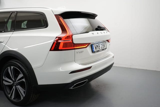 Volvo V60 Cross Country 2021 – bild 3