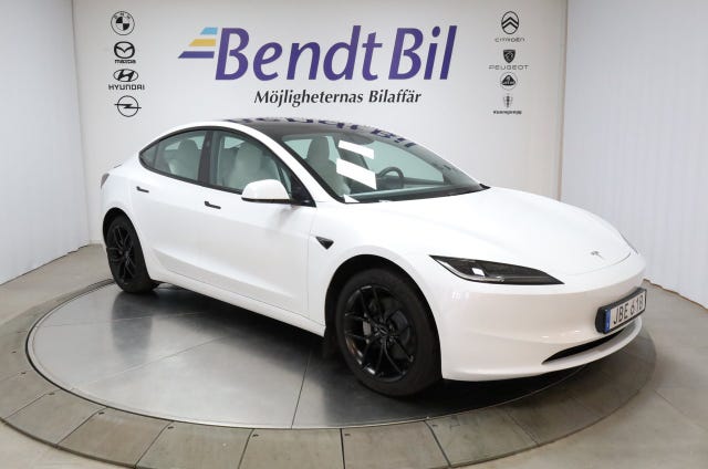 Tesla Model 3 2025