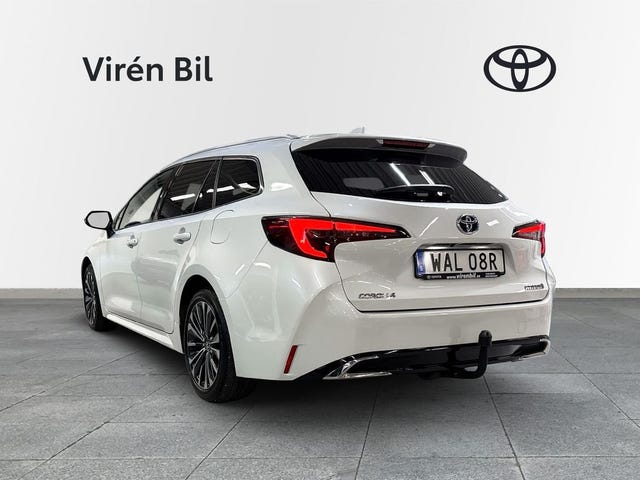 Toyota Corolla 2023 – bild 2