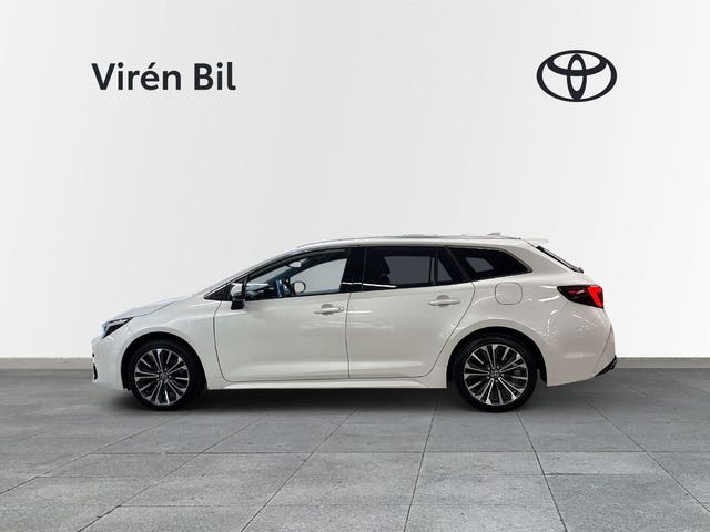 Toyota Corolla 2023 – bild 3