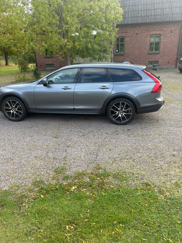 Volvo V90 Cross Country 2018 – bild 4