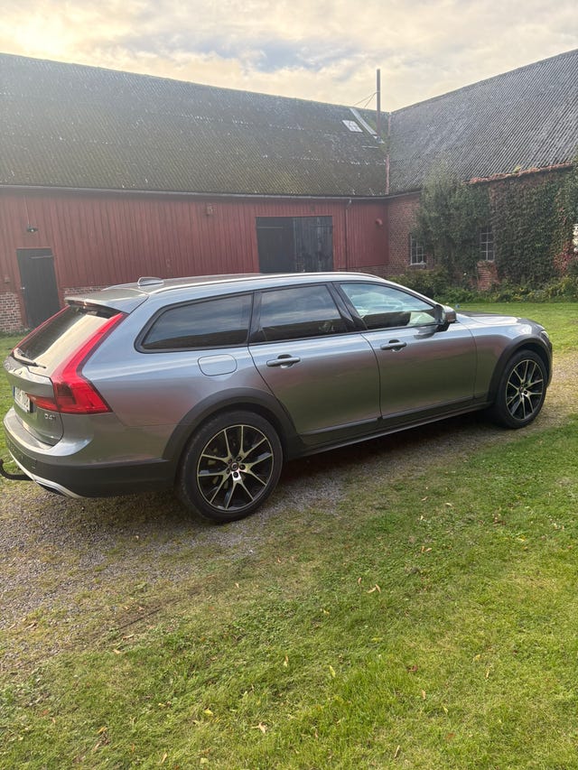 Volvo V90 Cross Country 2018 – bild 3
