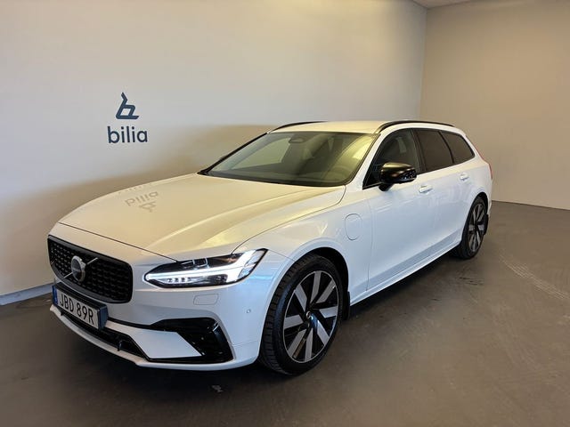 Volvo V90 2025