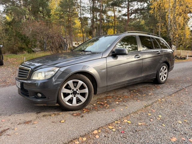 Mercedes-Benz C220 2011