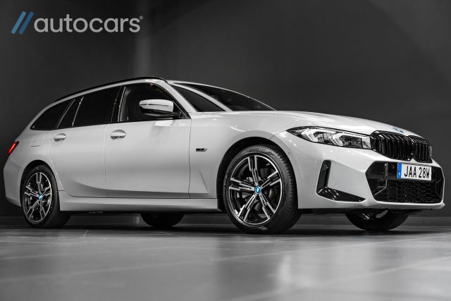 BMW 330e 2023