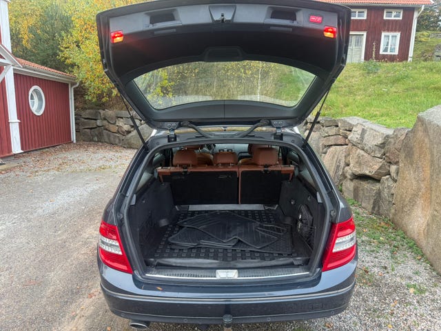 Mercedes-Benz C250 2011 – bild 4