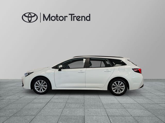Toyota Corolla 2023 – bild 4
