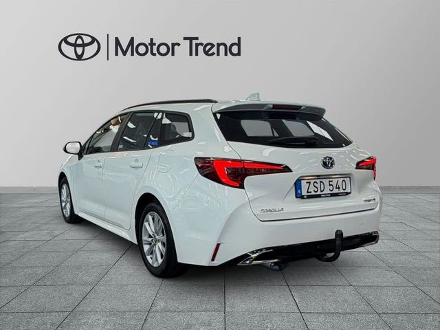Toyota Corolla 2023 – bild 3