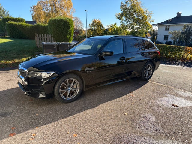 BMW 330e 2022