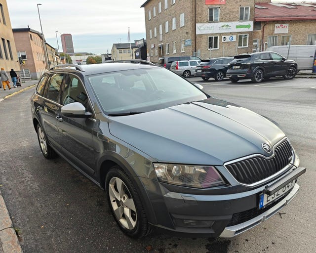 Skoda Octavia Scout 2015