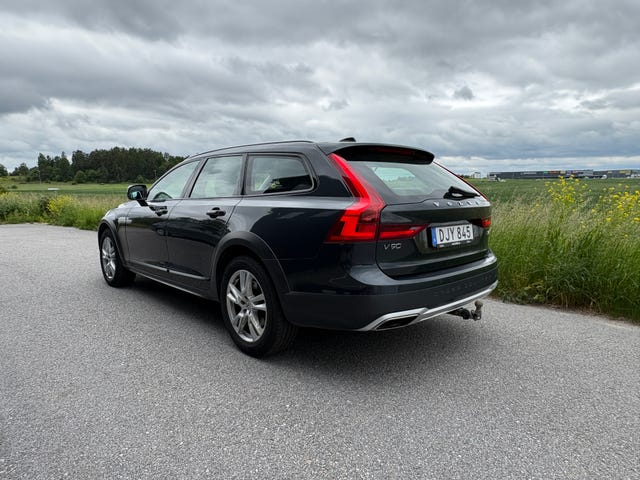 Volvo V90 Cross Country 2018 – bild 2