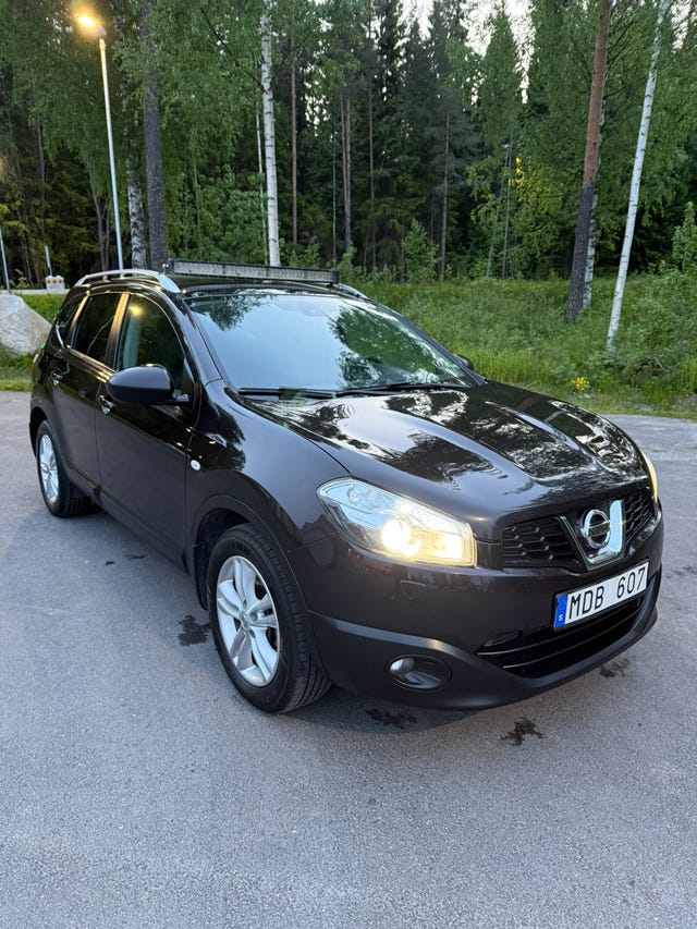 Nissan Qashqai+2 2011