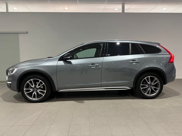 Volvo V60 Cross Country 2017 – bild 2
