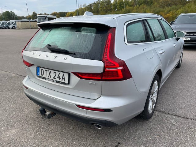 Volvo V60 2021 – bild 3
