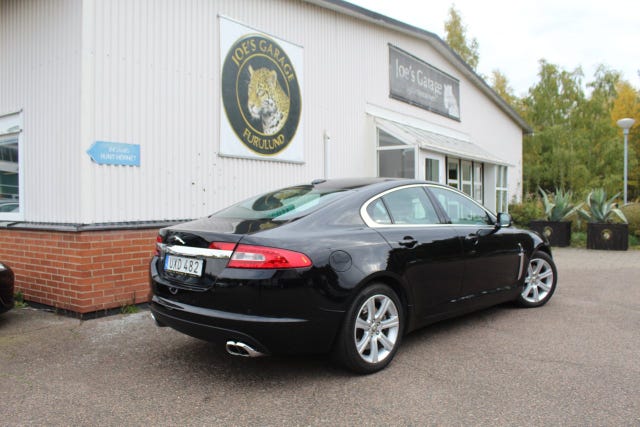 Jaguar XF 2011