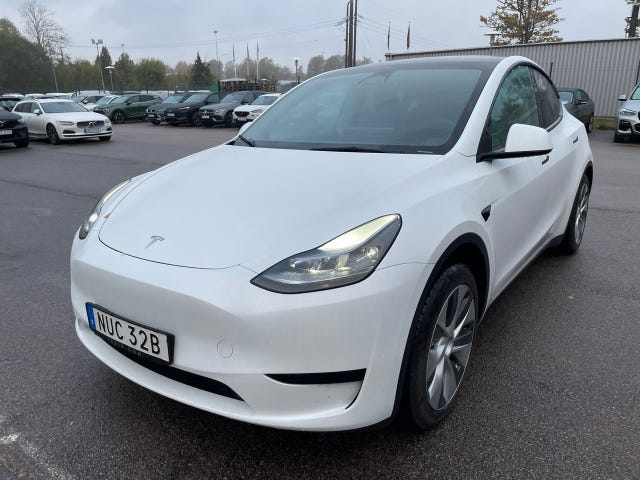 Tesla Model Y 2023