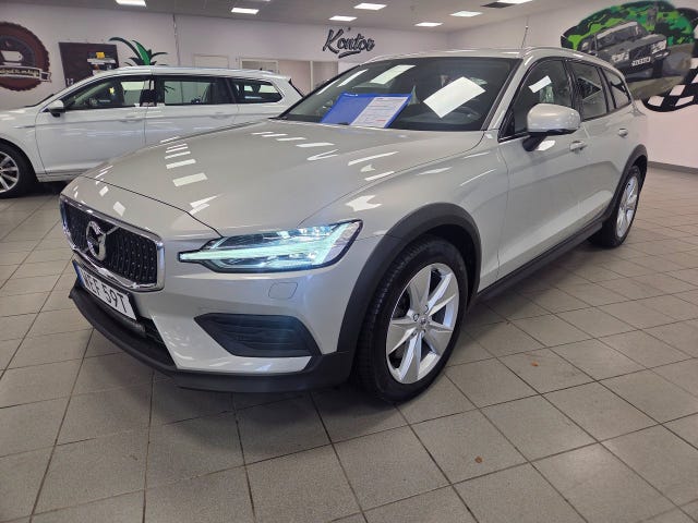 Volvo V60 Cross Country 2022