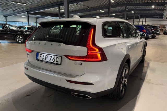Volvo V60 Cross Country 2020 – bild 4