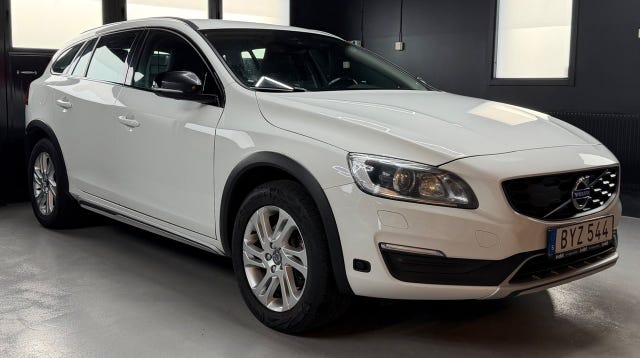 Volvo V60 Cross Country 2017 – bild 2