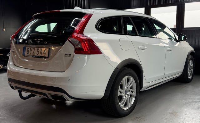 Volvo V60 Cross Country 2017 – bild 4