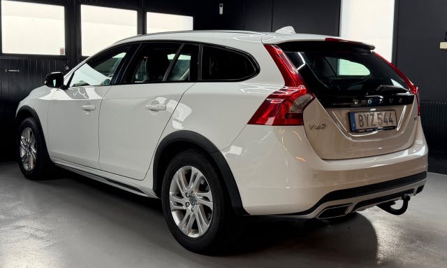 Volvo V60 Cross Country 2017 – bild 3