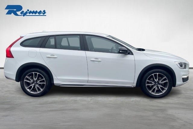 Volvo V60 Cross Country 2018 – bild 2