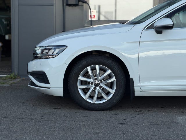 Volkswagen Passat 2021 – bild 4