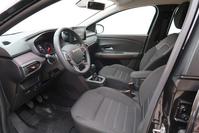 Dacia Sandero Stepway 2023 – bild 4