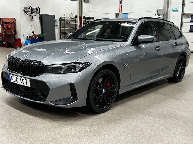 BMW 330e 2023
