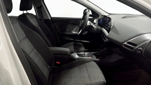 BMW 120 2026 – bild 3