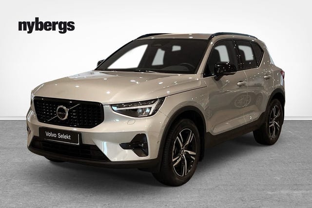 Volvo XC40 2025