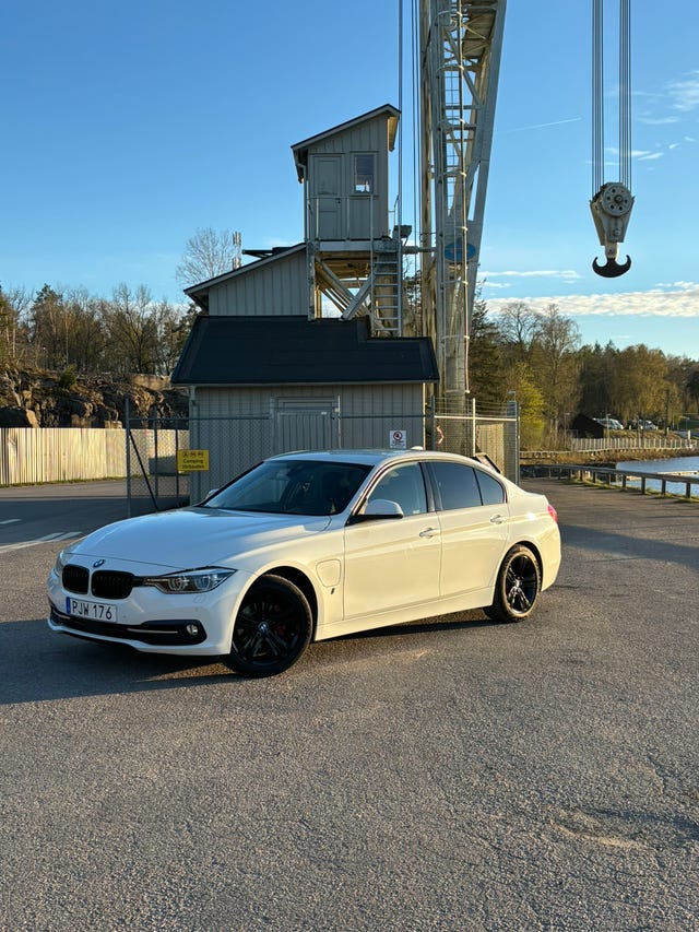 BMW 330e 2017