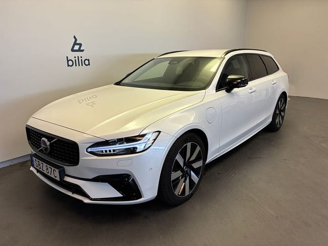 Volvo V90 2025