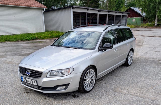 Volvo V70 2015