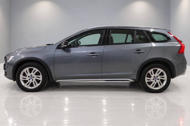 Volvo V60 Cross Country 2018 – bild 3