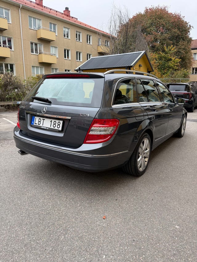 Mercedes-Benz C220 2011 – bild 3