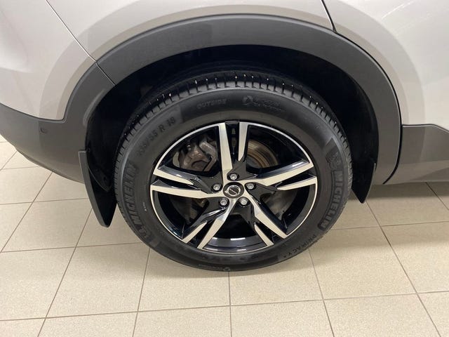 Volvo XC40 2025 – bild 3
