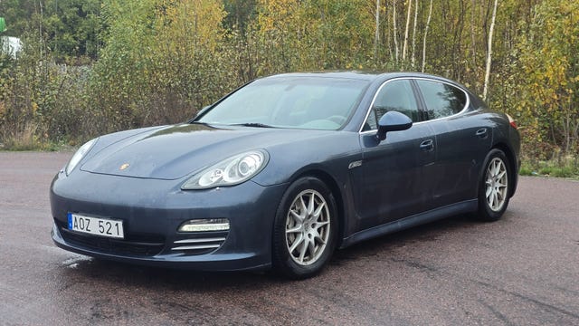Porsche Panamera 4S 2010