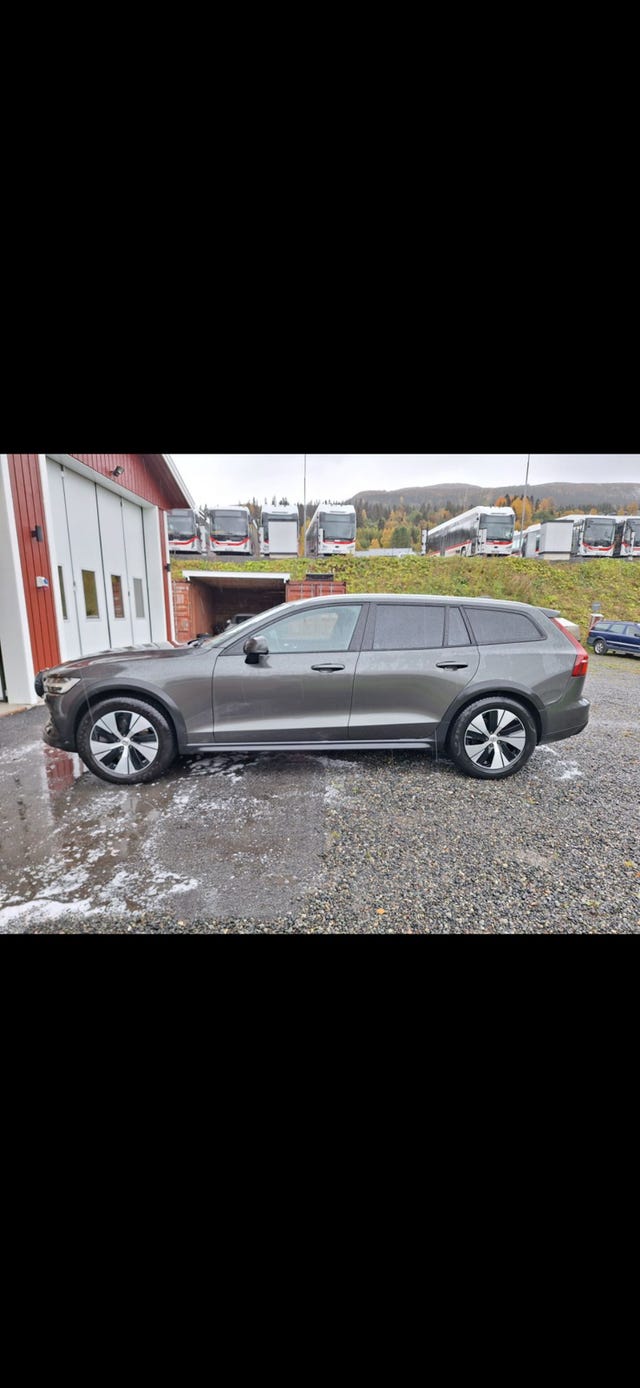 Volvo V60 Cross Country 2021