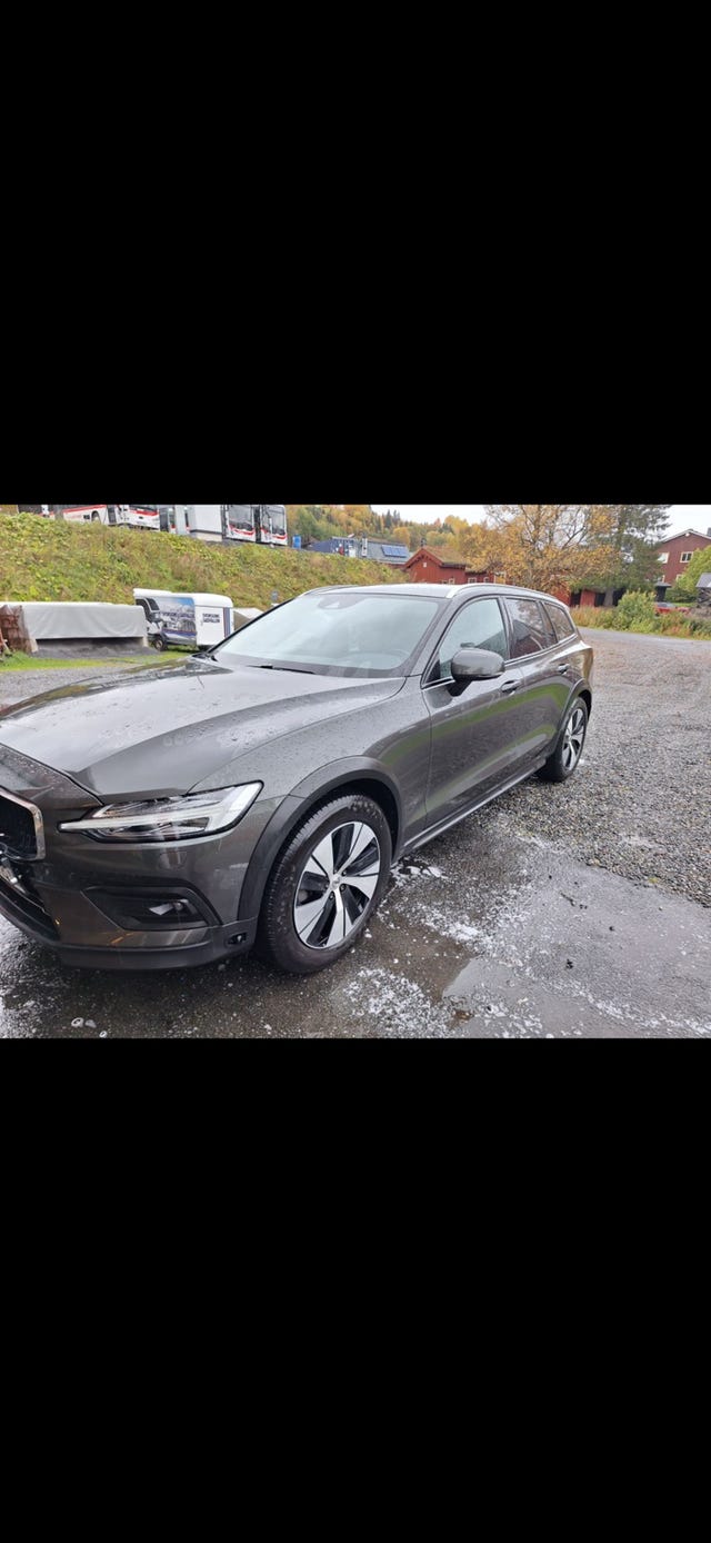 Volvo V60 Cross Country 2021 – bild 3