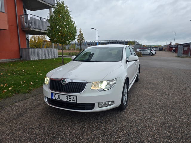 Skoda Superb 2011