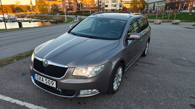 Skoda Superb 2012