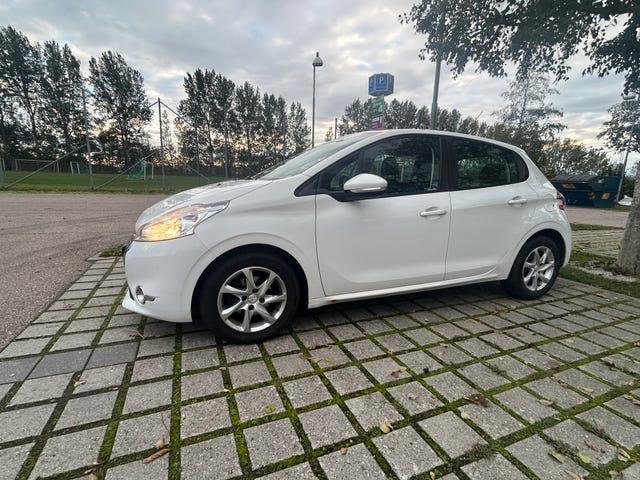 Peugeot 208 2014