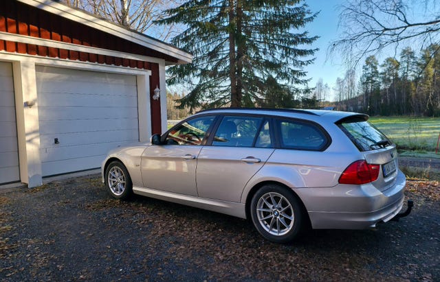 BMW 318d 2011