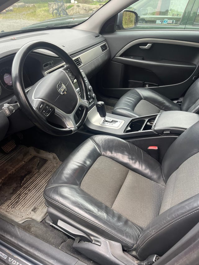Volvo V70 2010