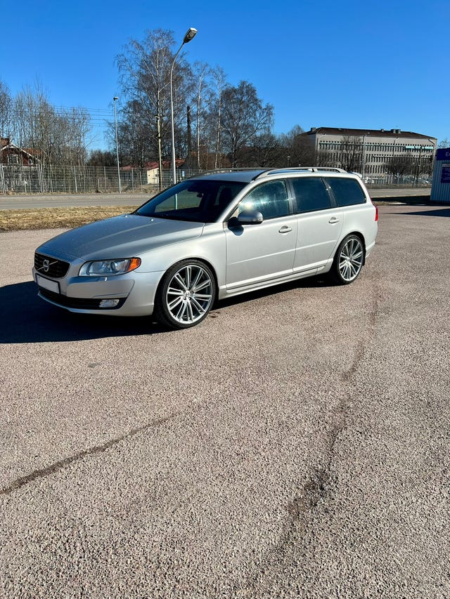 Volvo V70 2012