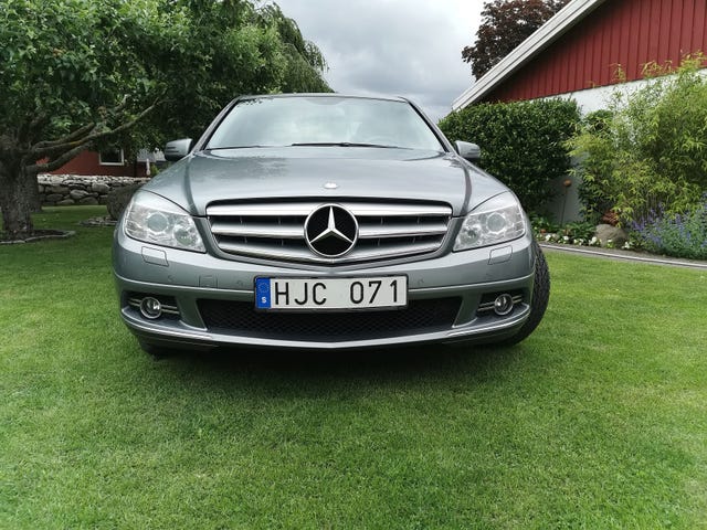 Mercedes-Benz C350 2011